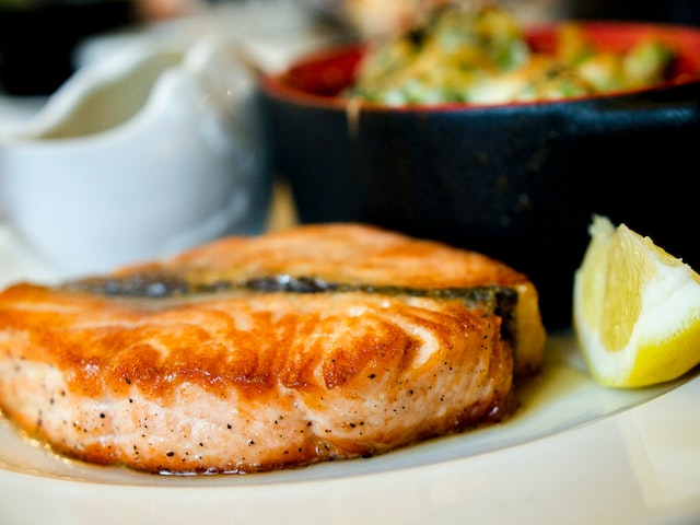 Grilled Salmon with Lemon and Dill